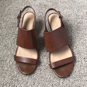 Loft sandals